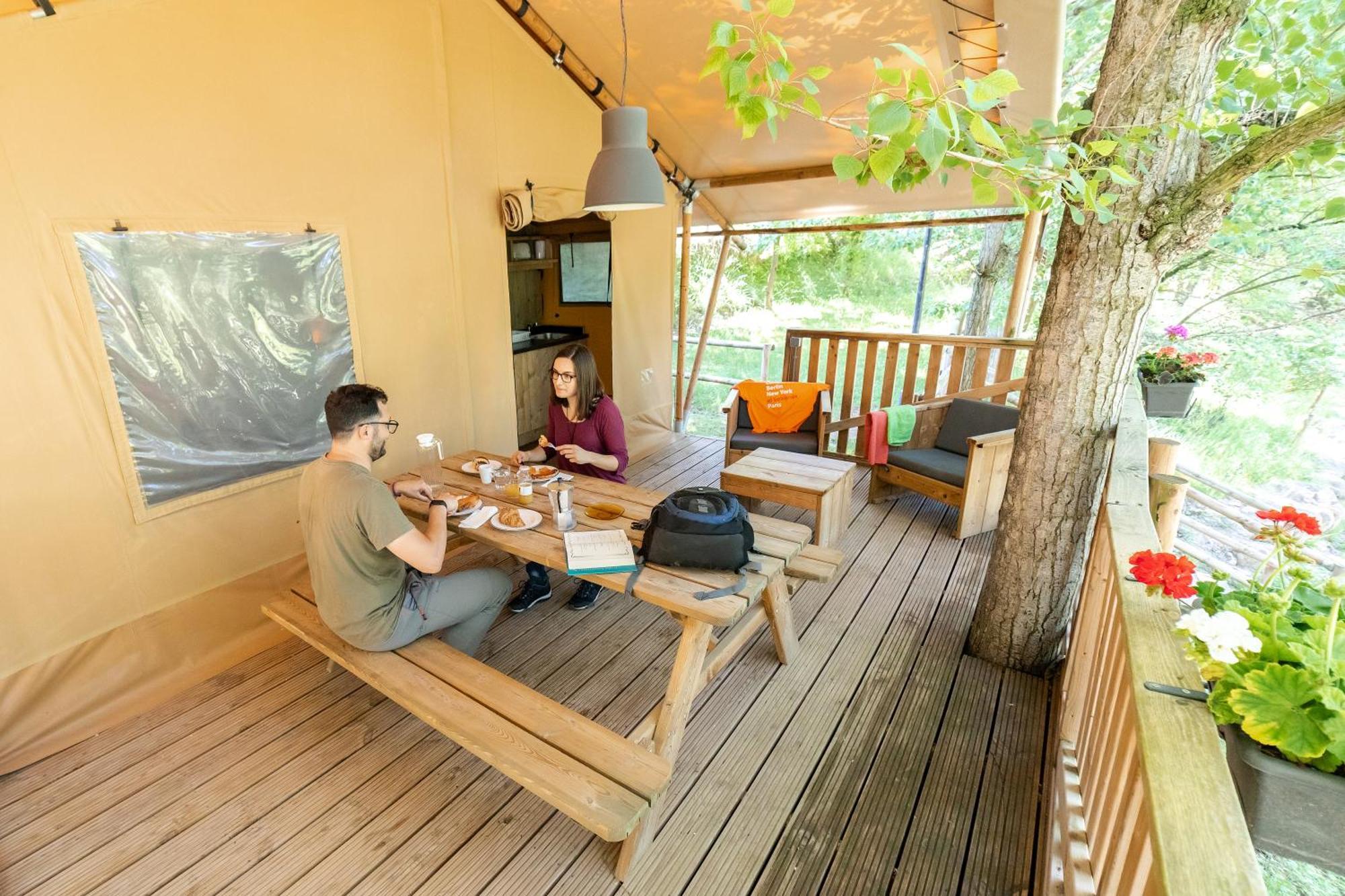 Bungalows - Camping El Solsones Solsona Exterior photo